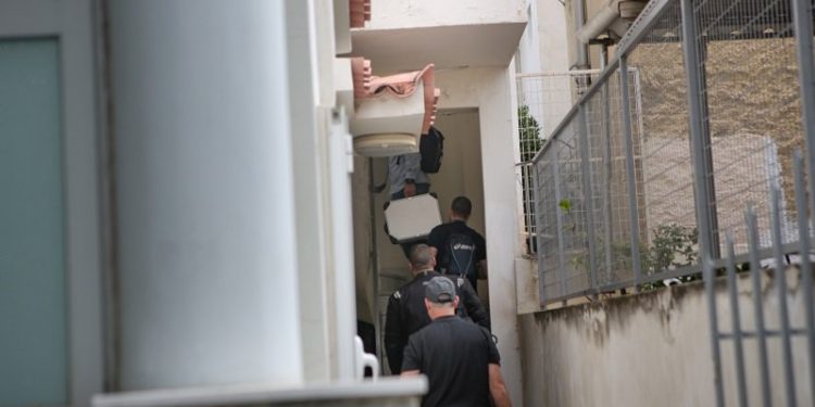 Προφυλακιστέος για την δολοφονία της 29χρονης ο εν διαστάσει σύζυγός της – News.gr