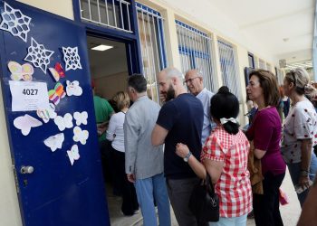 Με προβλήματα λόγω μη προσέλευσης μελών των εφορευτικών επιτροπών οι εκλογές