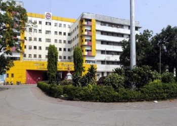 Ζούσε με μια χειρολαβή από μηχανάκι στη μήτρα της – News.gr