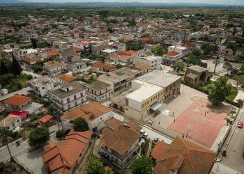 Μεγάλες ζημιές από τον εγκέλαδο σε σχολεία και το νεκροταφείο Ανδραβίδας – News.gr
