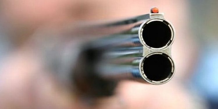 Σκότωσε με καραμπίνα την εν διαστάσει 24χρονη σύζυγό του – News.gr