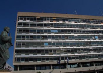 Έφοδος φοιτητών σε συνεδρίαση της Συγκλήτου στο ΑΠΘ