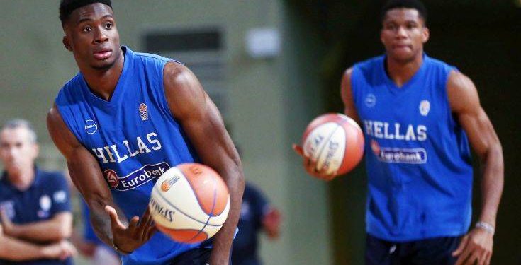 Γιάννης Αντετοκούνμπο: Ο προπονητής του στους Μπακς τον «σπρώχνει» στην Εθνική