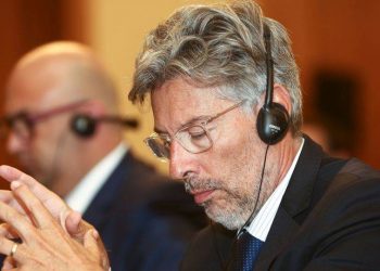 Τελικός Κυπέλλου: Καταγγέλλει τον Περέιρα για τις αλλαγές ρόλων στους διαιτητές η ΑΕΚ