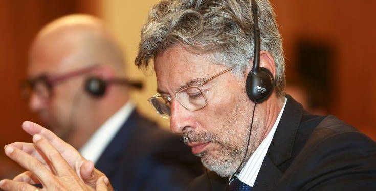 Τελικός Κυπέλλου: Καταγγέλλει τον Περέιρα για τις αλλαγές ρόλων στους διαιτητές η ΑΕΚ