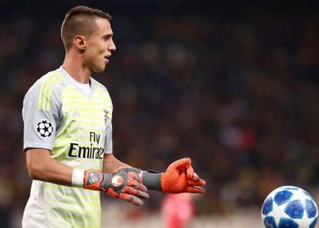 Η «καραμπόλα» που μπορεί να στείλει εκτός Μπενφίκα τον Βλαχοδήμο