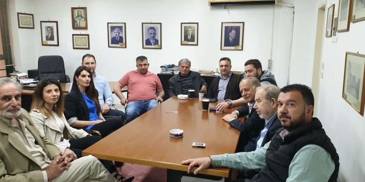 Συνανάντηση Αντώνη Καράμπελα με το Δ.Σ. του Εμπορικού Συλλόγου Πύργου
