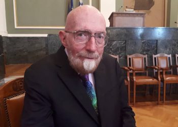 Kip Thorne: Ένα ταξίδι μέσα σε μια σκουληκότρυπα θα ήταν θανατηφόρο