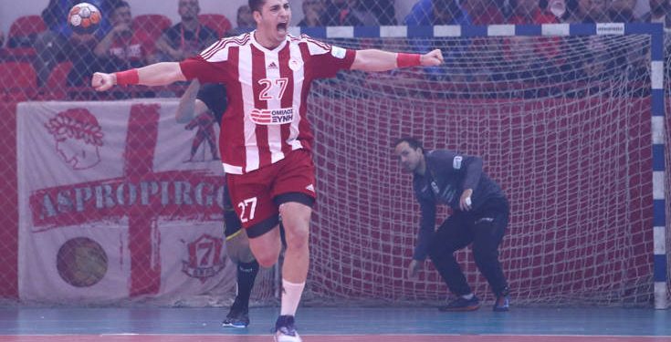 Νικητής στον πρώτο τελικό του χάντμπολ ο Ολυμπιακός