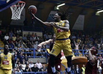 Basket League: Το Περιστέρι πήρε το ματς με τον Ήφαιστο Λήμνο και πέρασε στους «4»