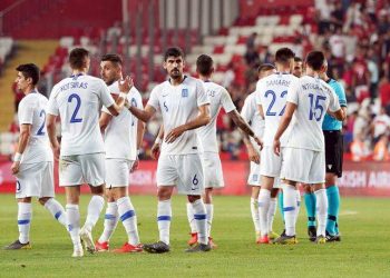 Έλληνας διεθνής μπερδεύει τα πούλμαν και μπαίνει σε αυτό της Τουρκίας