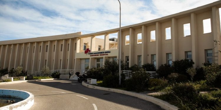 Πού αποδίδει το πόρισμα του ιατροδικαστή το θάνατο της 14χρονης στη Σαντορίνη