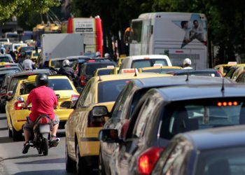 Κυκλοφοριακό χάος σε Φάληρο, Ποσειδώνος, Πειραιώς και Εθνική