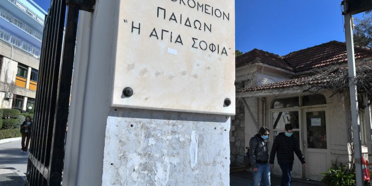 Να προσεύχεστε για το κοριτσάκι μας να γίνει γρήγορα καλά – News.gr