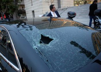 «Θρασύδειλοι κουκουλοφόροι, δεν μασάμε. Πάρτε το χαμπάρι» – News.gr