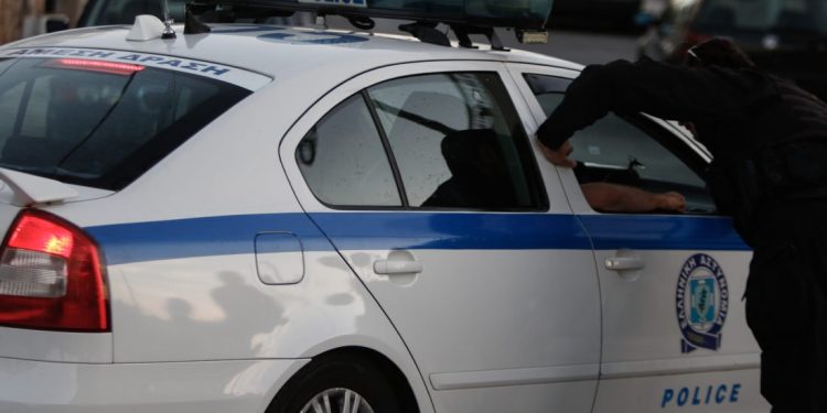 Επίθεση με μπογιές στα γραφεία του ΣΥΡΙΖΑ στα Εξάρχεια – News.gr
