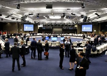Τετ α τετ κυβέρνησης και ευρωπαϊκών θεσμών με τις ευρωεκλογές για το πακέτο παροχών