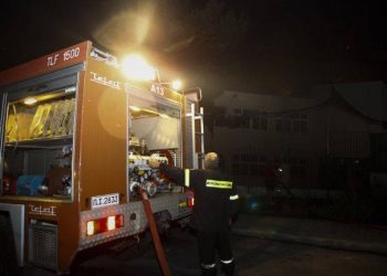 Απεγκλωβίστηκαν τρία άτομα – Newsbeast