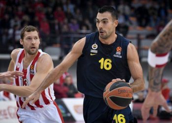 «Μένει στη Φενέρμπαχτσε ο Σλούκας» υποστηρίζουν στην Τουρκία