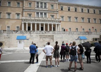 Ηγετικό μέλος Ρουβίκωνα για εγγύηση στον 36χρονο: Θα σας βγάλουμε κάθε ευρώ από τη μύτη