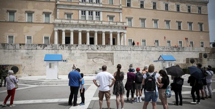 Ηγετικό μέλος Ρουβίκωνα για εγγύηση στον 36χρονο: Θα σας βγάλουμε κάθε ευρώ από τη μύτη