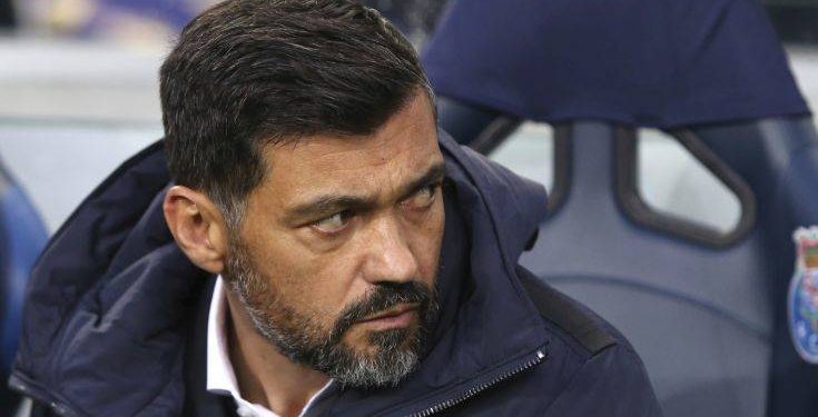 Ο Σέρτζιο Κονσεϊσάο πήγε να τσακωθεί με οπαδό της Πόρτο που έβρισε τον γιο του