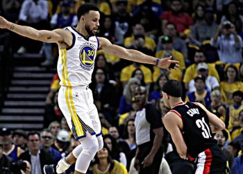 NBA: Ο Κάρι «έπιασε» τον Χάρντεν με τριάντα πόντους για ακόμα μία φορά