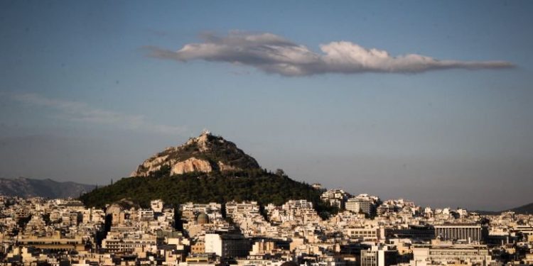 Με αίθριο καιρό και υψηλές θερμοκρασίες στην κάλπη – News.gr
