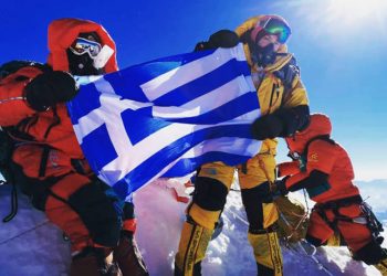 Η Χριστίνα Φλαμπούρη και η Βανέσσα Αρχοντίδου έγιναν οι πρώτες Ελληνίδες που ανέβηκαν στο Έβερεστ