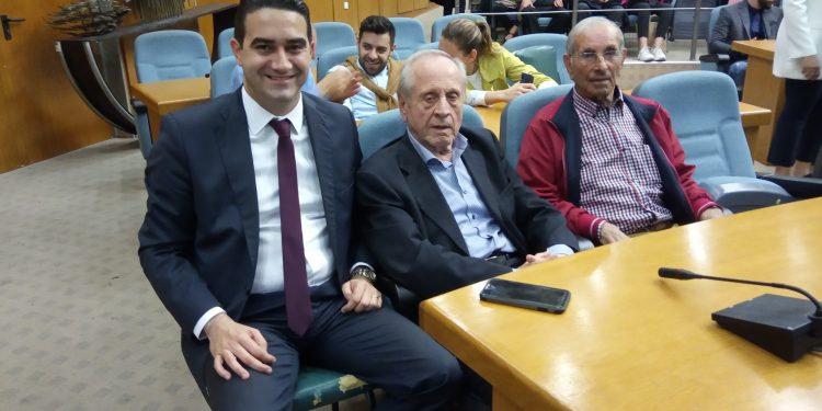 “Πηγαδάκι” και κουβέντα για τις εκλογές