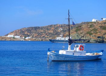 Καλοκαιρινές εικόνες από τον Φάρο στη Σίφνο που σας ταξιδεύουν – Newsbeast