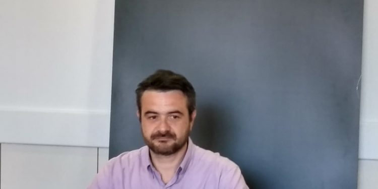 “ΔΥΤΙΚΗ ΕΛΛΑΔΑ – ΔΙΚΑΙΩΜΑ ΣΤΗΝ ΠΡΟΟΔΟ”: “Οι μάσκες έπεσαν – η συναλλαγή Σπηλιόπουλου – Φαρμάκη ολοκληρώθηκε”