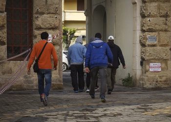 Η πρώτη ονομαστική γιορτή χωρίς την Ελένη, πήγαμε αγκαλιές λουλούδια σαν να ήταν αρραβώνας – News.gr