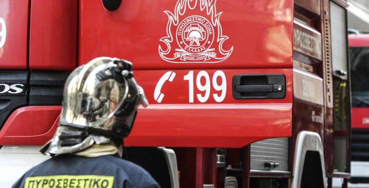 Φωτιά σε πλοίο στο Πέραμα – Newsbeast