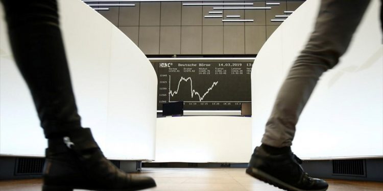 «Ανάσα» για τα ευρωπαϊκά χρηματιστήρια - Απώλειες σε εβδομαδιαία βάση