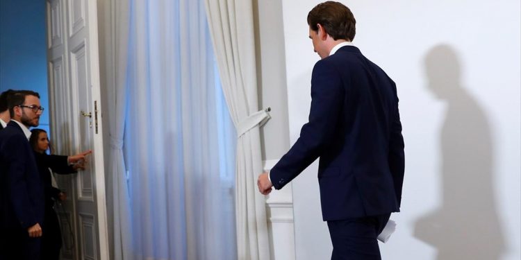 Αυστρία: Στις 27 Μαΐου η ψηφοφορία επί της πρόταση μομφής κατά του Κουρτς