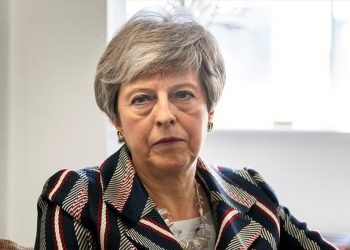 BBC: Εν αναμονή νέων παραιτήσεων από την κυβέρνηση της Μέι