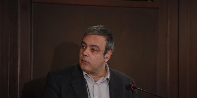Βολές κατά Μητσοτάκη και Στουρνάρα από τον Χρ. Βεναρδάκη