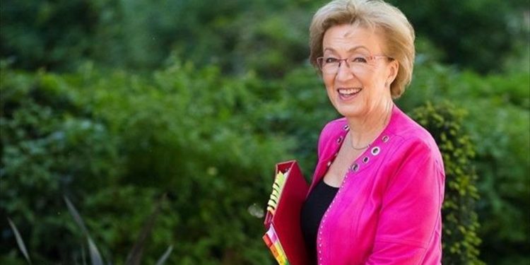 Βρετανία: Παραίτηση υπουργού με αιχμές