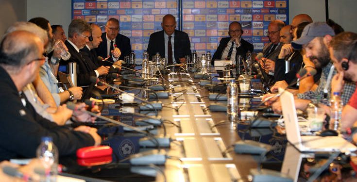 Προανήγγειλαν τη σταδιακή αποχώρησή τους από το ελληνικό ποδόσφαιρο FIFA και UEFA