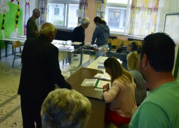 Ελλείψεις σε εφορευτικές επιτροπές σε πολλά εκλογικά κέντρα της χώρας