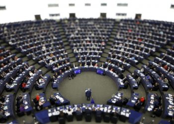 Οι μισθοί και τα προνόμια των ευρωβουλευτών – News.gr