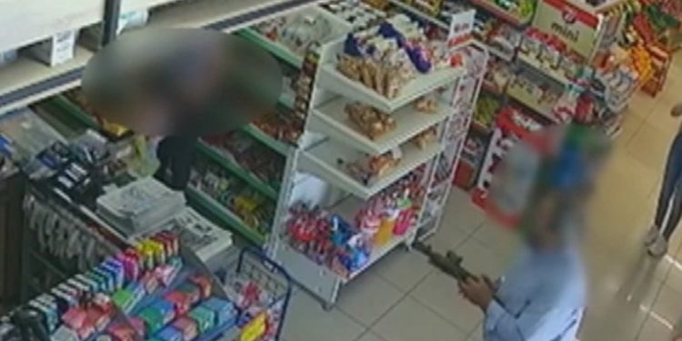 Συγκλονιστικό βίντεο της δολοφονίας του 43χρονου ιδιοκτήτη μίνι μάρκετ στα Χανιά