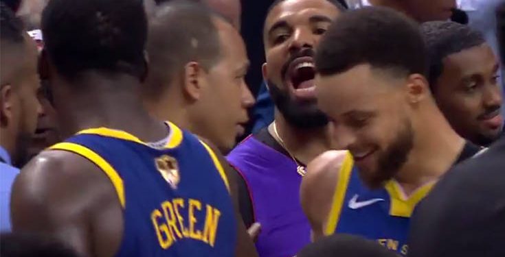 NBA: Ο Drake έκλεψε λίγη από τη δόξα του Σιάκαμ στο Ράπτορς-Ουόριορς