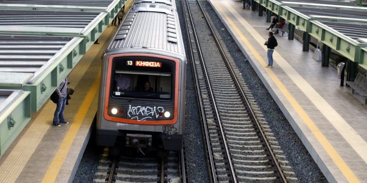 14χρονη μαθήτρια έβαλε τέρμα στη ζωή της πέφτοντας στις γραμμές του τρένου – News.gr