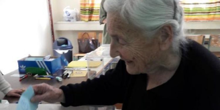 ΕΚΛΟΓΕΣ 2019: Ψηφοφόρος 103 ετών