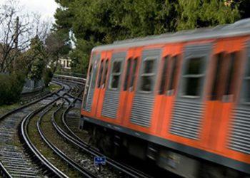 Μοσχάτο: Αυτοκτόνησε η γυναίκα που έπεσε στο γραμμές του ΗΣΑΠ