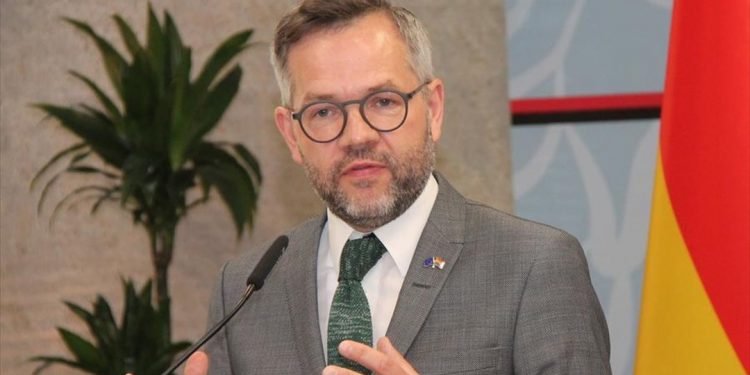 Μίχαελ Ροτ: Να τηρήσει η Ε.Ε. τις υποσχέσεις της απέναντι στην Αλβανία