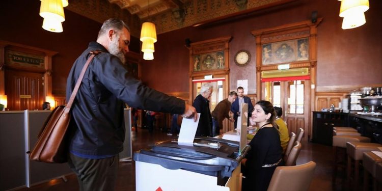 Ολλανδία- exit polls: Νίκη-έκπληξη του Εργατικού Κόμματος