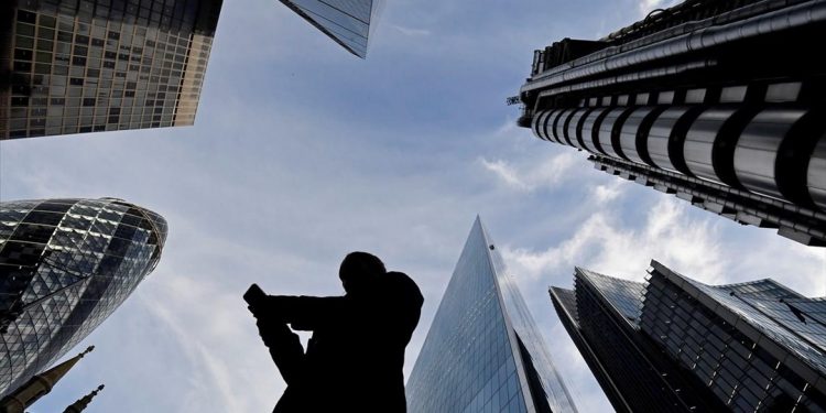 «Πεδίο μάχης» στον εμπορικό πόλεμο και τα νομίσματα - Οι κεντρικές τράπεζες επιλέγουν άμυνα